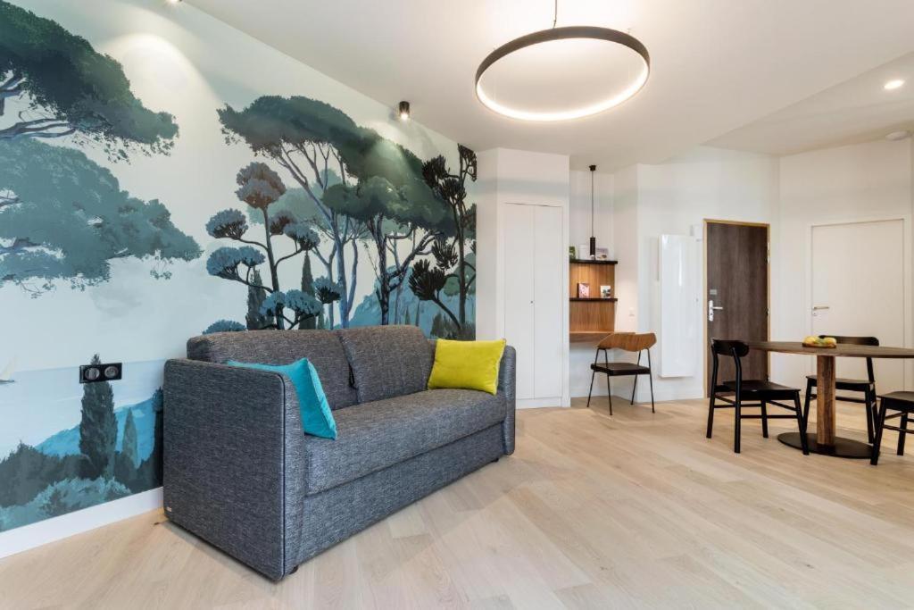 Hotel Et Apparts Marin Laval  Eksteriør bilde