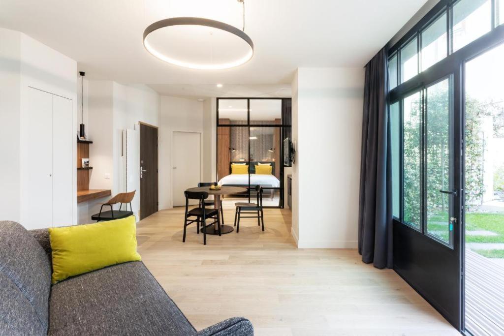 Hotel Et Apparts Marin Laval  Eksteriør bilde
