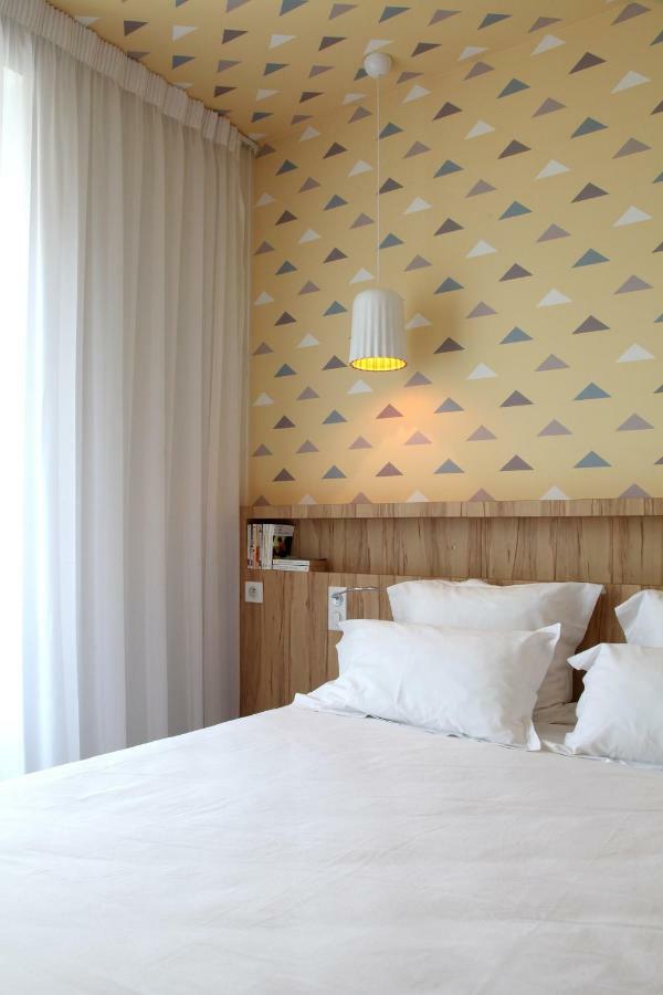 Hotel Et Apparts Marin Laval  Eksteriør bilde