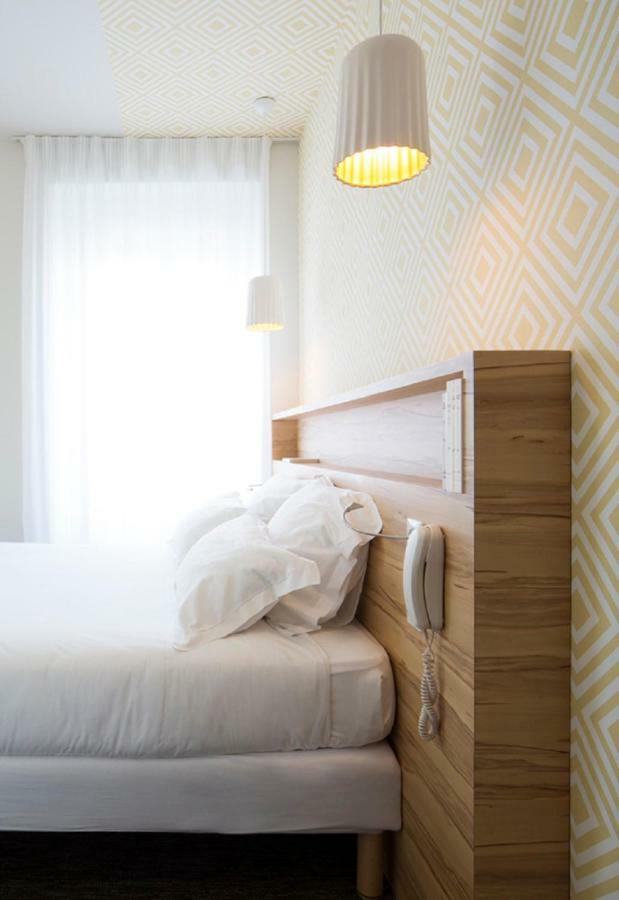 Hotel Et Apparts Marin Laval  Eksteriør bilde